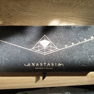 Anastasia Beverly Hills Prism Eyeshadow Palette